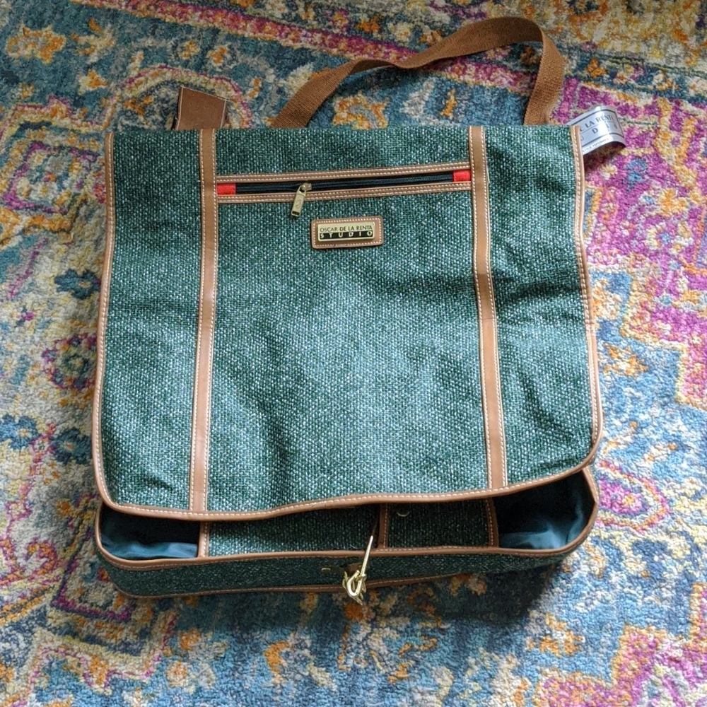 Oscar de la renta Vintage travel garmet bag.